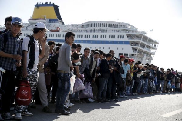 Πειραιάς: Ακόμη 600 πρόσφυγες έφτασαν στο λιμάνι