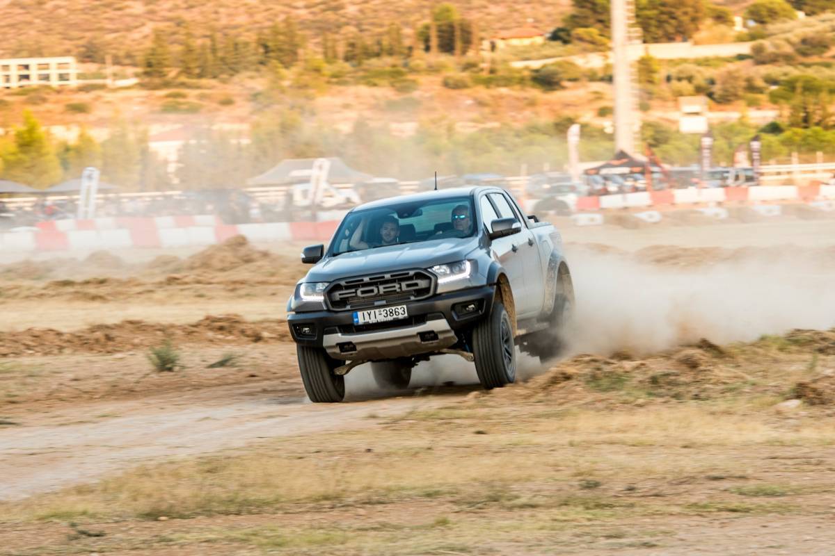 Στο δεξί μπάκετ του νέου Ford Ranger Raptor (video)