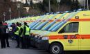 Διαμαρτυρία εργαζομένων του ΕΚΑΒ με ασθενοφόρα έξω από τη Βουλή