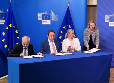 Deal Κομισιόν-ETEπ για €26,7 δισ. σε δημόσιες επενδύσεις