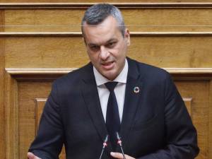 Μαμουλάκης: Ο κόσμος καίγεται κι ο Υπουργός πανηγυρίζει