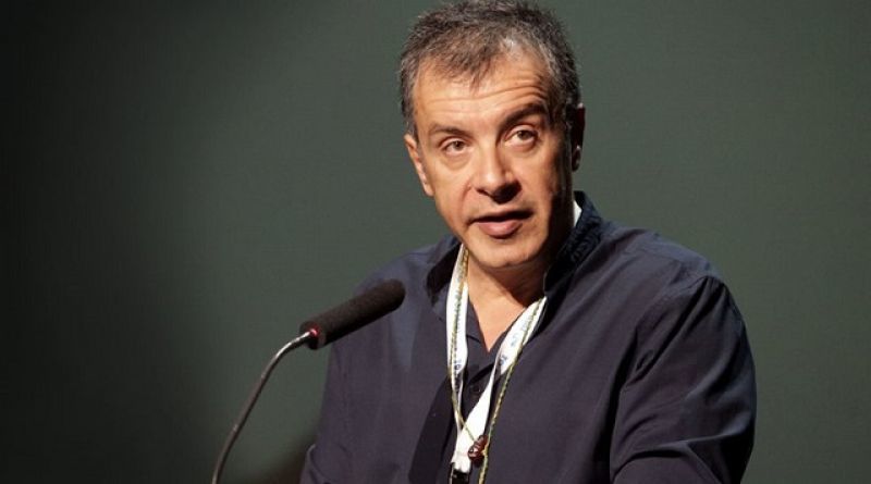 Ο Θεοδωράκης βλέπει τους εκπροσώπους των επαγγελματιών