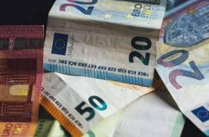 Τι ισχύει για επιστρεπτέα, συντάξεις, επιδότηση δανείων και οικογενειακά επιδόματα