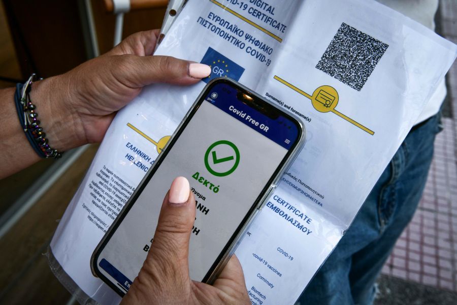 ΕΕ:Τα πιστοποιητικά εμβολιασμού θα ισχύουν μέχρι 9 μήνες για ταξίδια