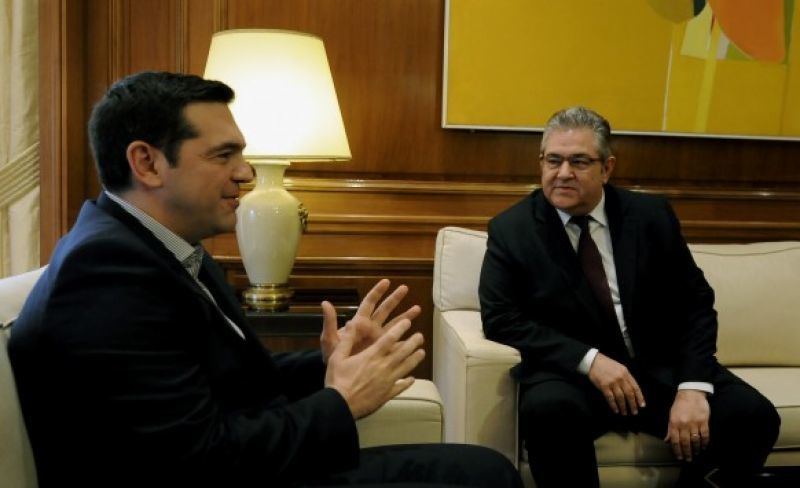 Τηλεφωνική επικοινωνία Κουτσούμπα-Τσίπρα για ΕΑΒ και ΕΛΒΟ