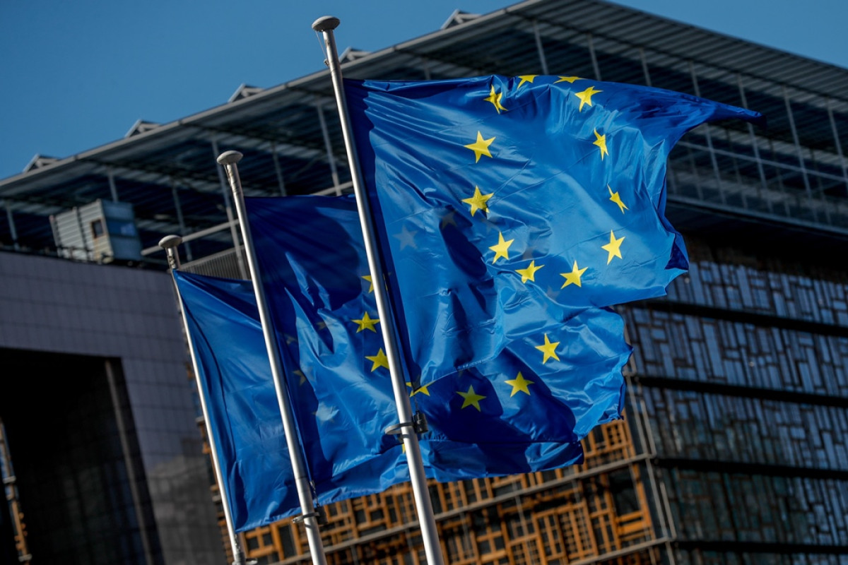 ΕΕ: Μειώθηκε η παραγωγή υπηρεσιών τον Φεβρουάριο παρά τη θετική ετήσια εικόνα