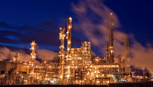 Eurobank Equities για HelleniQ Energy – Motor Oil: Στενεύουν τα περιθώρια ανόδου μετά το ράλι