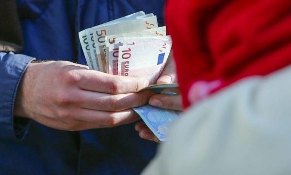 Κανονικά το δώρο Πάσχα, αλλά με ευελιξία για τους εργοδότες
