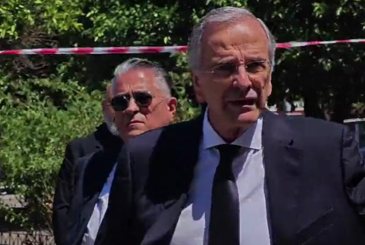 Βαρύ κλίμα στην κηδεία της Λένας Σαμαρά - Συγκλόνισε ο επικήδειος του Αντώνη Σαμαρά