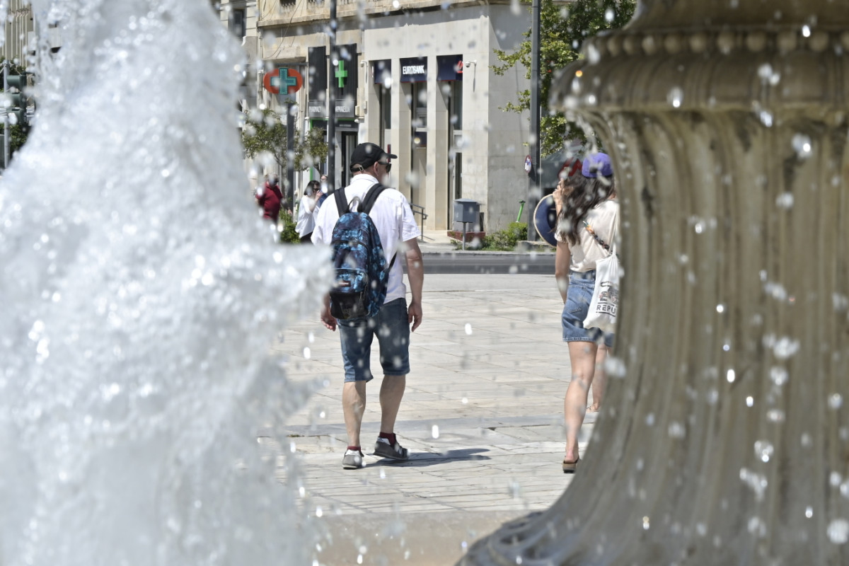 Καιρός: Ισχυροί βοριάδες, υψηλός κίνδυνος πυρκαγιάς και νέα άνοδος της θερμοκρασίας από την Τετάρτη