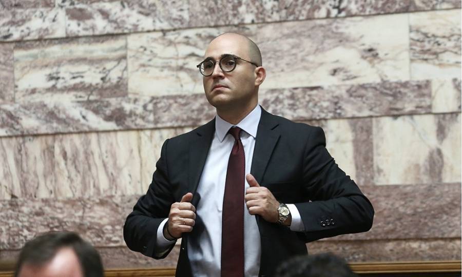 Μάλλον θα πρέπει να «μαζέψει» κάποιους ο Μητσοτάκης