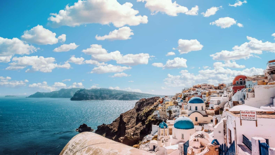 Ράλι στις τιμές ακινήτων στα νησιά – Ποια «κερδίζουν» τους ξένους αγοραστές