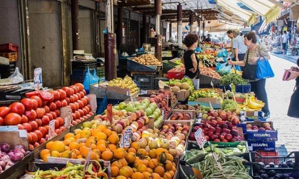 Λαϊκές αγορές: Αυξήσεις έως και 30% σε οπωροκηπευτικά και φρούτα