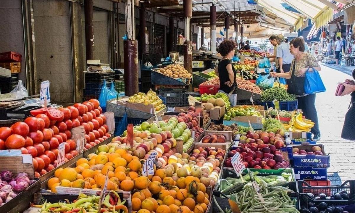 Λαϊκές αγορές: Αυξήσεις έως και 30% σε οπωροκηπευτικά και φρούτα