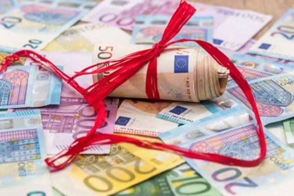 Δώρο Πάσχα: Καταβολή σε δύο δόσεις στους εργαζόμενους σε αναστολή