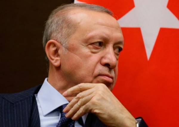 Ερντογάν: Θετικός στον κορονοϊό με τη σύζυγό του