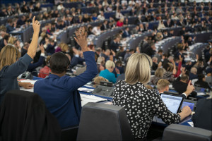 Ευρωκοινοβούλιο για ΕΚΤ: Πληθωρισμός και ψηφιακό ευρώ στο επίκεντρο