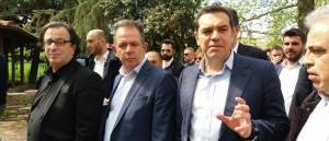 Μα, τέτοια περιφρόνηση του Πρωθυπουργού για τους χειροκροτητές του;