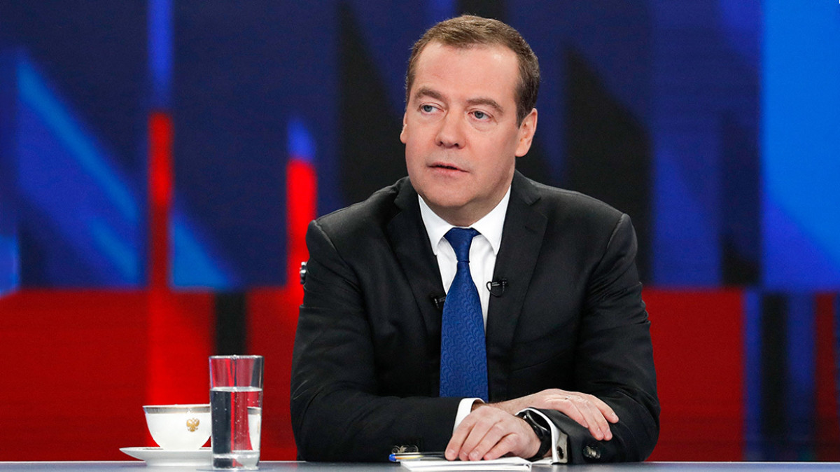 Μεντβέντεφ... Καζαμίας: 10 «προβλέψεις» για το 2023- Καταστροφή στη Δύση