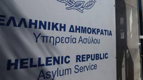 Μειώθηκαν 52% οι εκκρεμείς αιτήσεις ασύλου-Αυξήσεις ροών 17% στα νησιά