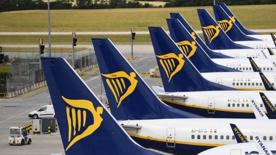 Ζημιές ρεκόρ για τη Ryanair- «Βουτιά» 81% στην επιβατική κίνηση