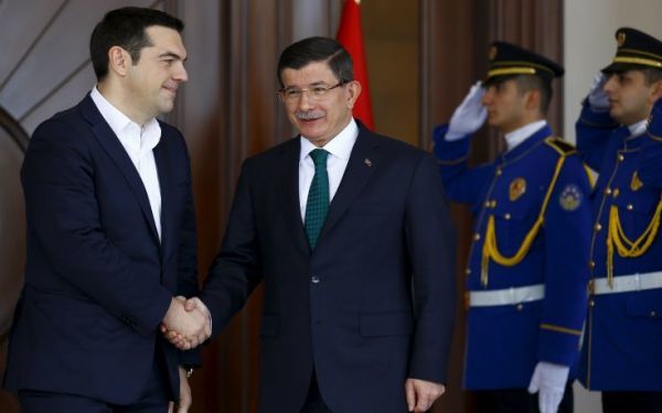 Σκοράρει με ατάκες κόντρα στον Νταβούτογλου ο Αλέξης