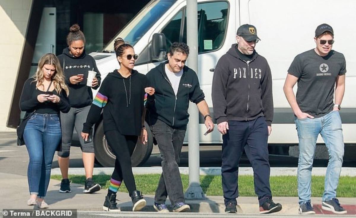 H Halle Berry χωρίς μακιγιάζ στο Λος Άντζελες