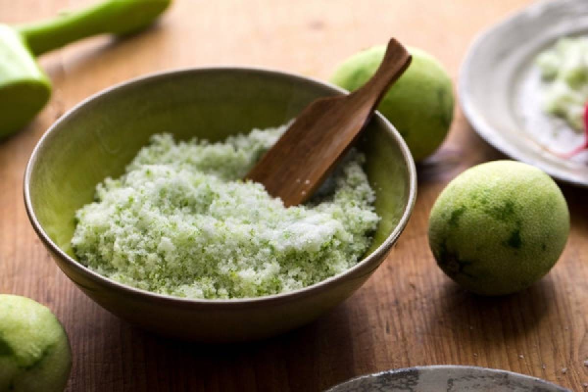 Ανακαλύψτε το αναζωογονητικό και σούπερ detox lime