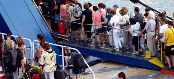 "Μαζική έξοδος" από την Αθήνα και τα αστικά κέντρα για το Πάσχα