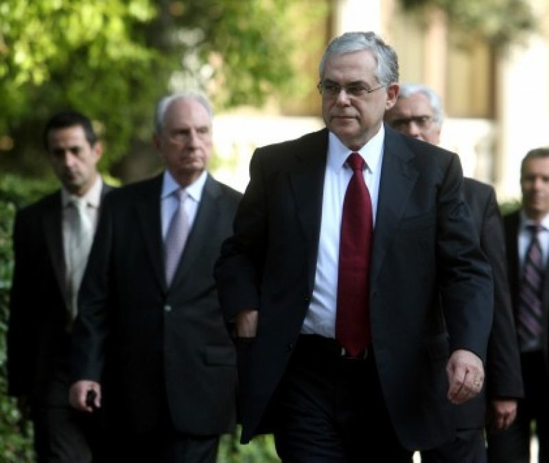 Παπαδήμος: Άμεση προτεραιότητα η εκταμίευση της 6ης δόσης