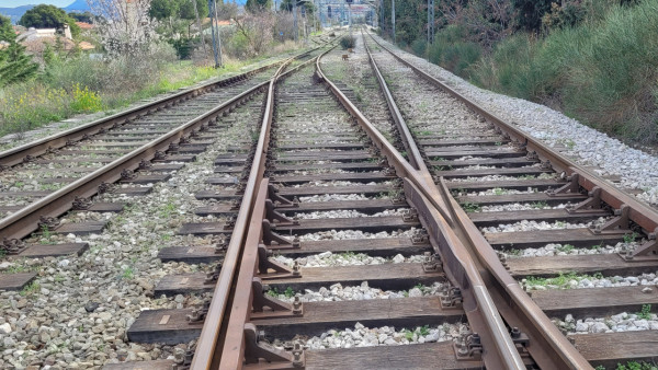 Μείωση γραφειοκρατίας στους σιδηροδρόμους της ΕΕ προτείνει η Ελλάδα: Ευρεία στήριξη από κράτη-μέλη