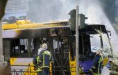 Αντιεξουσιαστές έβαλαν φωτιά σε τρόλεϊ στην Πατησίων!