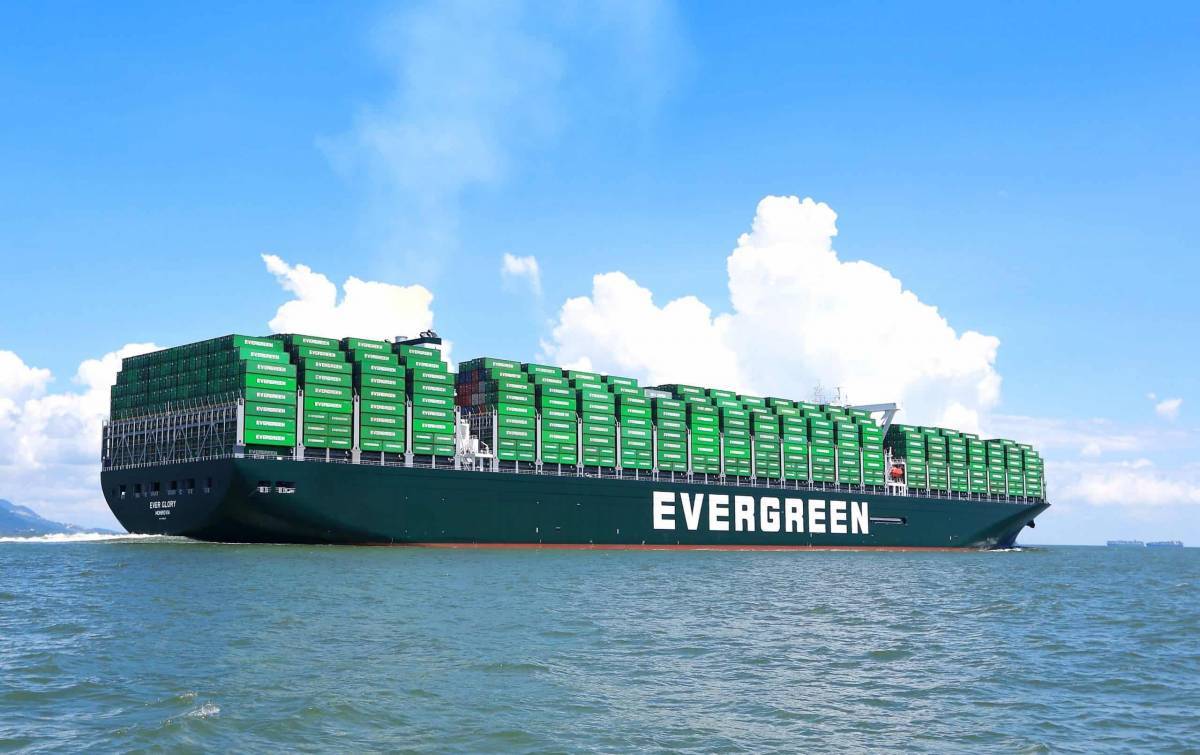 H Evergreen δίνει 94 εκατ. δολάρια για οκτώ containerships