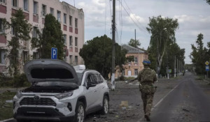 Η Ουκρανία αποσύρει τις δυνάμεις της από το Κουρσκ