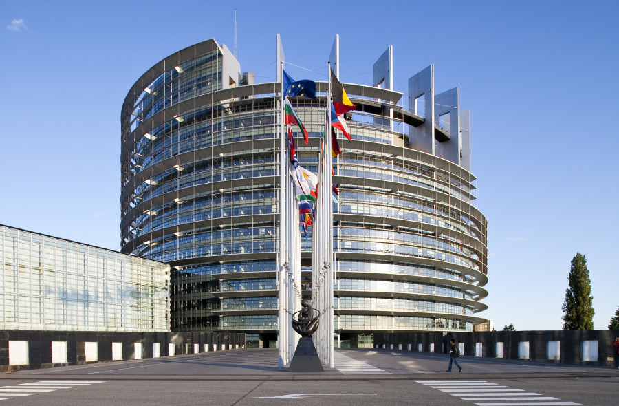 ΕΕ: Στα «σκαριά» νέοι κανόνες για την πολιτική διαφήμιση!