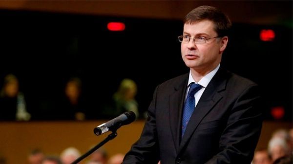 Ντομπρόβσκις:Η Ελλάδα έχει παραμελήσει σοβαρά τις υποχρεώσεις της στο προσφυγικό