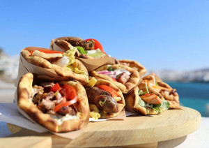 Ακριβό έδεσμα και το σουβλάκι-Ξεπερνά και τα €4 στα νησιά