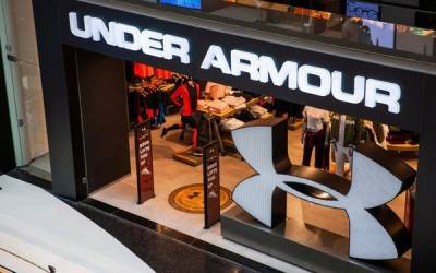 Under Armour: «Κόβει» 325 εκατ. δολάρια από το αρχικό πλάνο