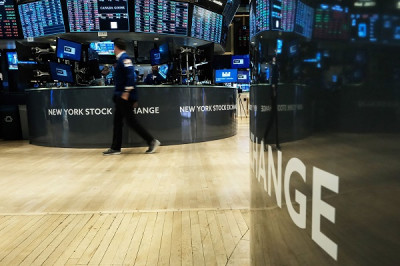 Διορθωτικές κινήσεις στη Wall Street: «Βαρίδι» τα αποτελέσματα τεχνολογικών κολοσσών