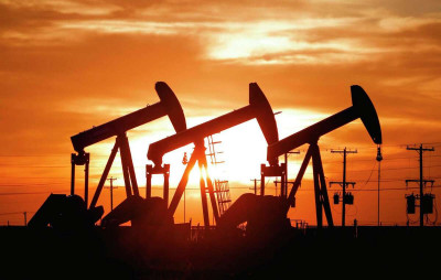 Υποχωρούν οι τιμές του πετρελαίου- Συνεχίζει ανοδικά το φυσικό αέριο