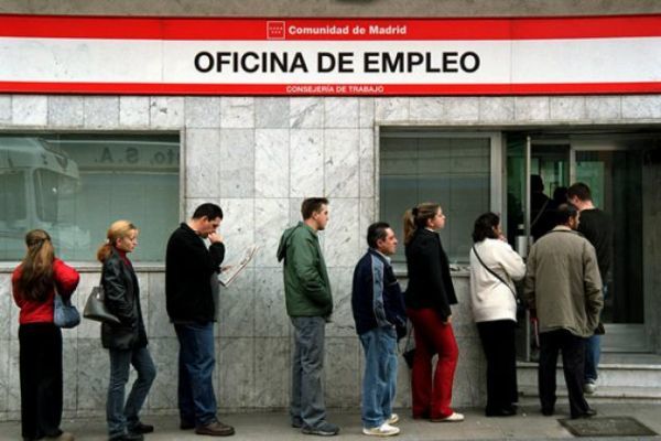 Η Ισπανία βγαίνει από την κρίση και μειώνει την ανεργία