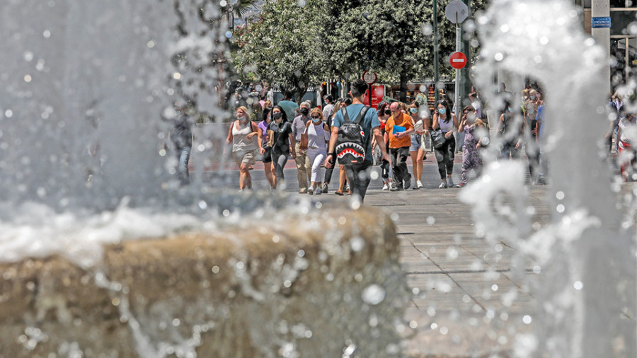 Καύσωνας: Πού έδειξε το πρώτο φετινό 40άρι ο υδράργυρος
