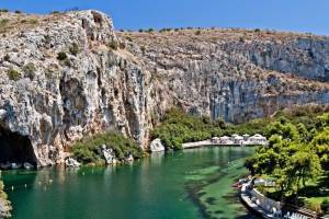 Διήμερο «λουκέτο» στη Λίμνη Βουλιαγμένης λόγω κρούσματος κορονοϊού