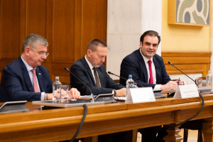 ΕΤΕπ: Στρατηγικός εταίρος η Ελλάδα - Το ρεκόρ του 2025, το γάλλιο και ο ορίζοντας του 2026