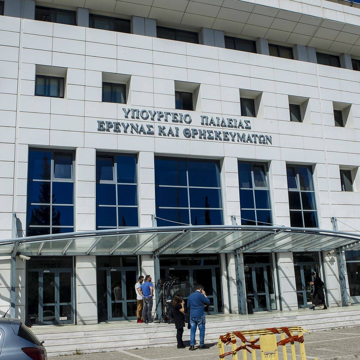 Αγωγή Κεραμέως σε ΟΛΜΕ για υπονόμευση εξετάσεων στα Πρότυπα