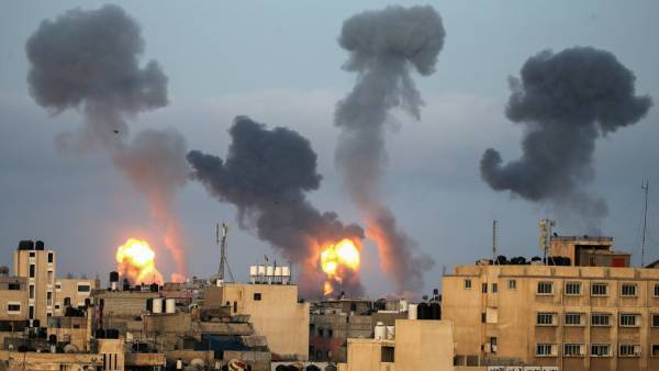 Κατέρρευσε κτίριο 13 ορόφων στη Γάζα έπειτα από ισραηλινό βομβαρδισμό
