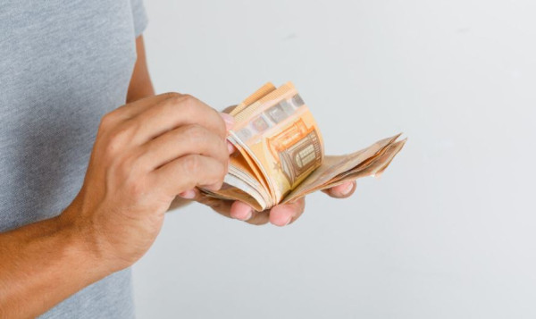 Δώρο Πάσχα 2023: Πότε καταβάλλεται στους εργαζόμενους του ιδιωτικού τομέα