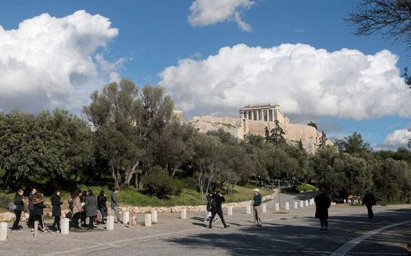 Τοπικές νεφώσεις και ηλιοφάνεια το Σαββατοκύριακο