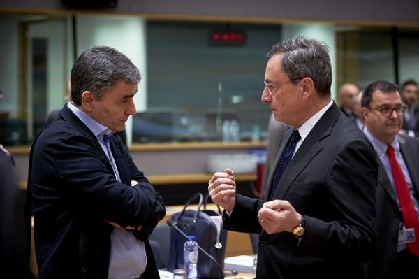 Έντονη διαφωνία Τσακαλώτου-Ντράγκι στο Eurogroup
