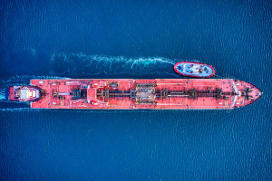 LNG: «Sold out» μέχρι το 2026 τα μακροπρόθεσμα συμβόλαια